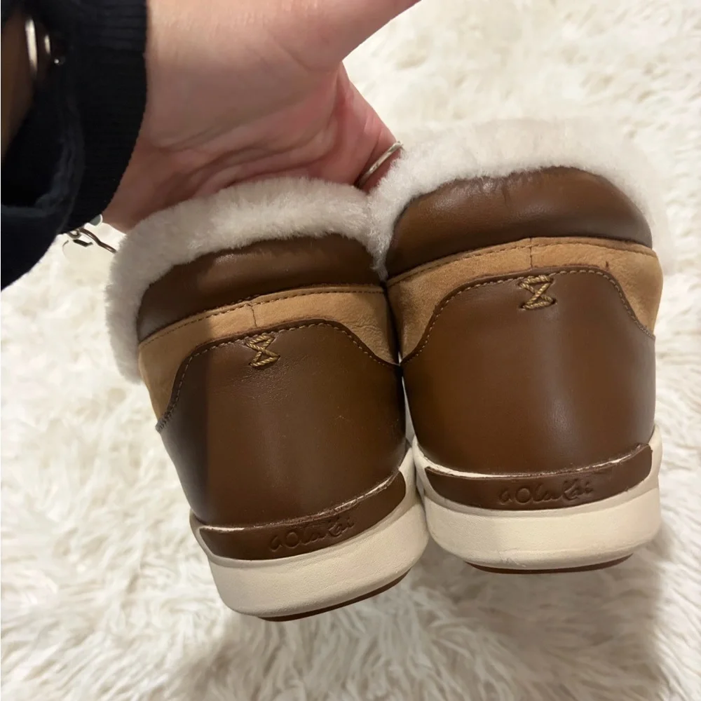 OluKai Malua Hulu Genuine Shearling - Size 9.5 - Waterproof
